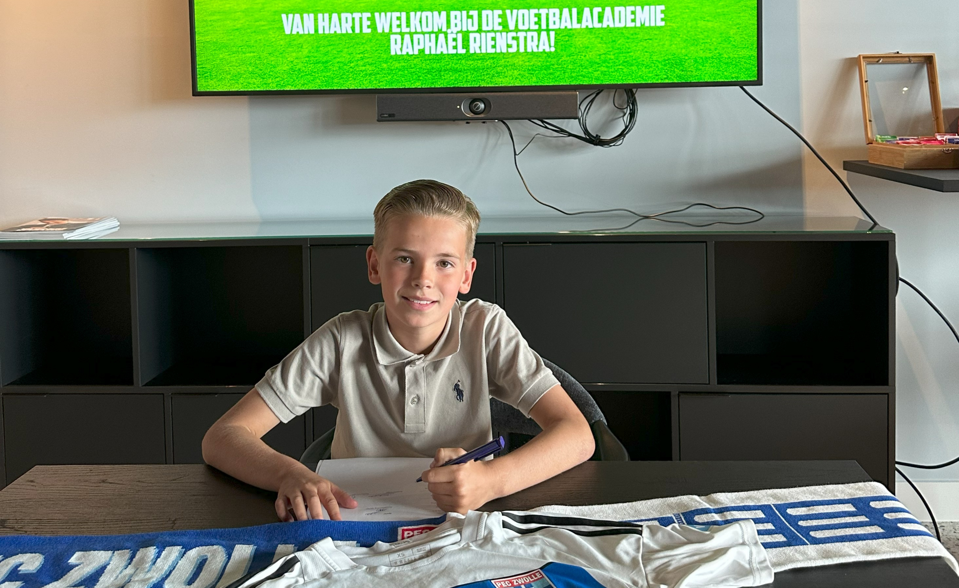 Raphaël Rienstra (O11)