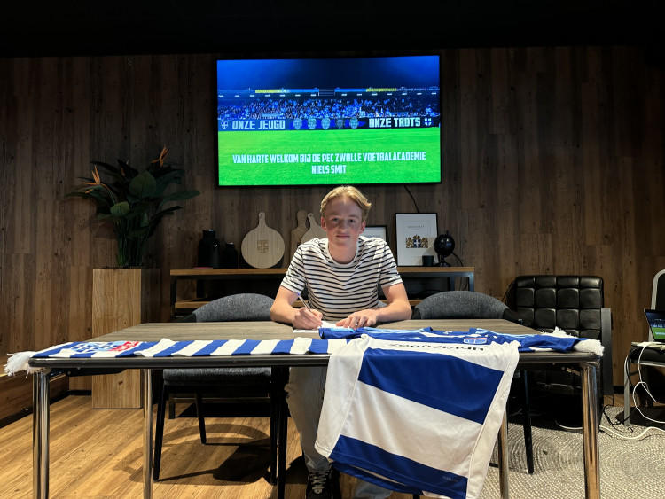 Niels Smit (PEC Zwolle O16)