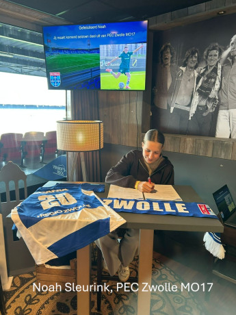 Noah Sleurink (PEC Zwolle MO17)