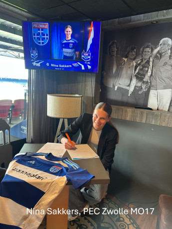 Nina Sakkers (PEC Zwolle MO17)