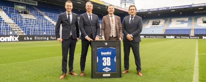 PEC Zwolle presenteert BONFIX als nieuwe shirtsponsor