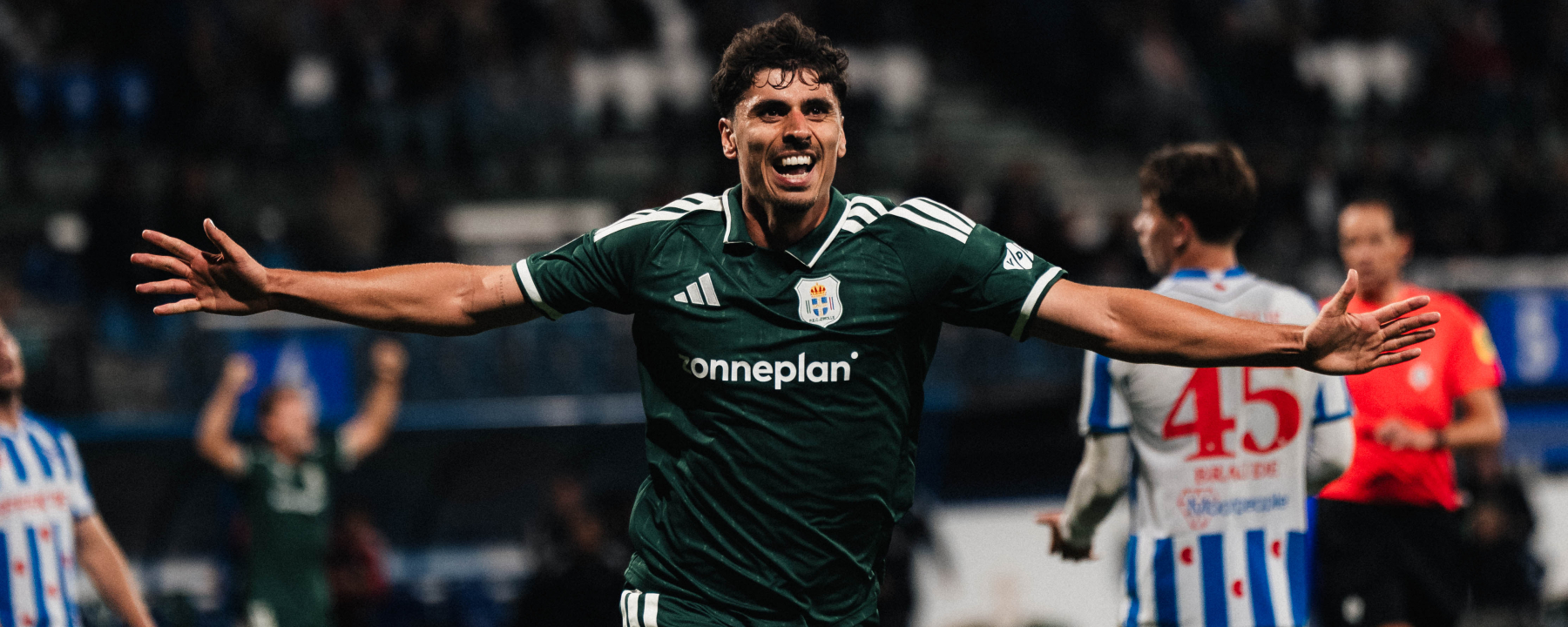 PEC Zwolle pakt eerste overwinning in Heerenveen